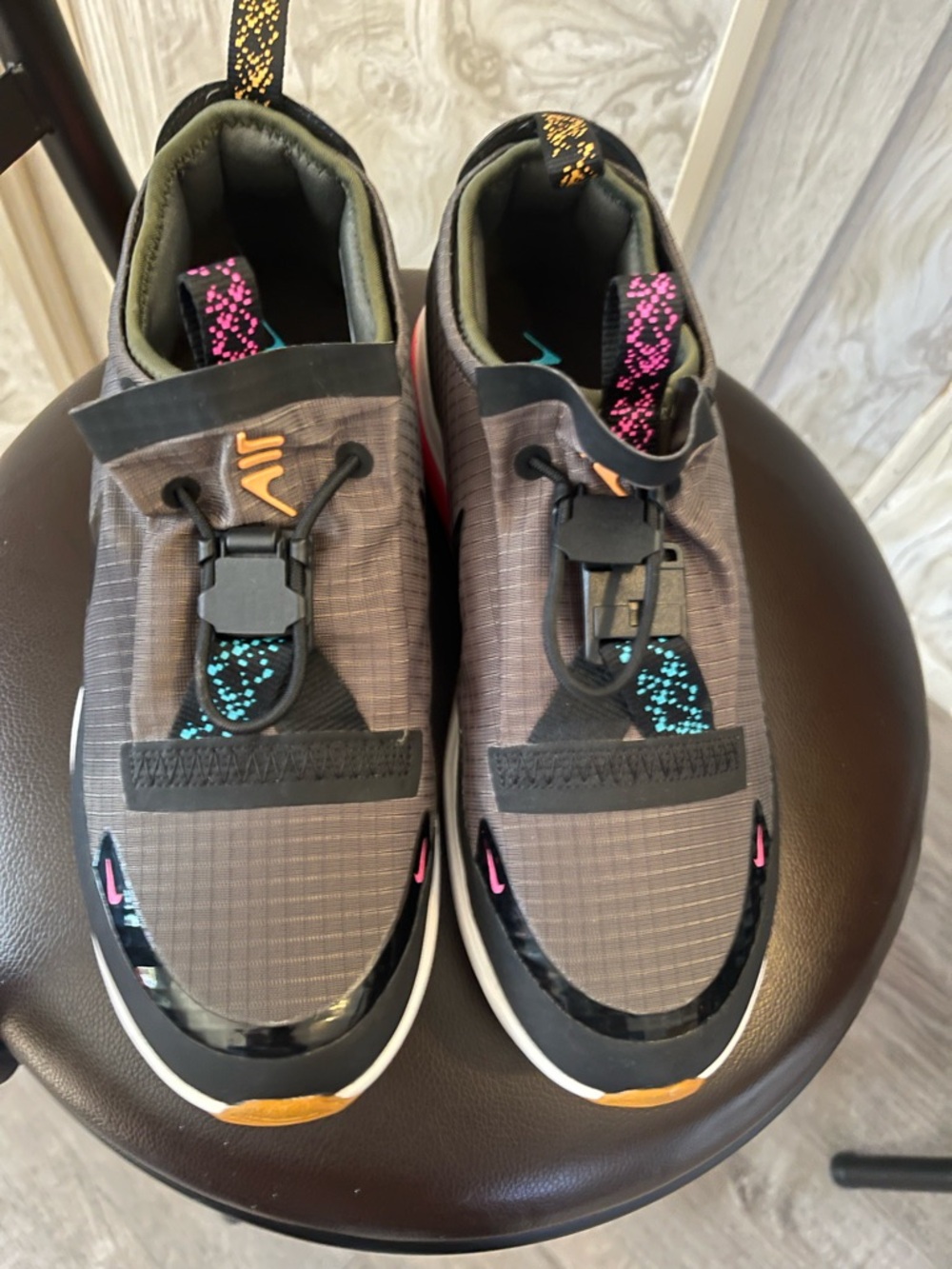 Women's Nike Air Max Dia - Cargo Khaki, Black size 9 new